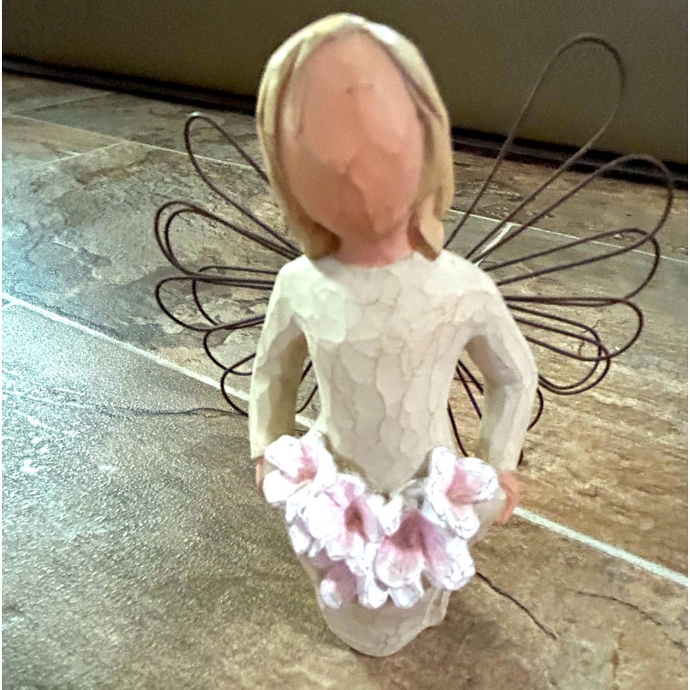 Willow Tree “surrounded by Love” angel w/ pink flowers